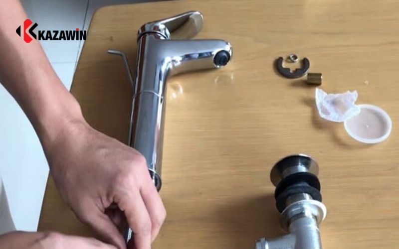 Cách lắp vòi lavabo nóng lạnh từng bước Cách lắp vòi lavabo nóng lạnh từng bước